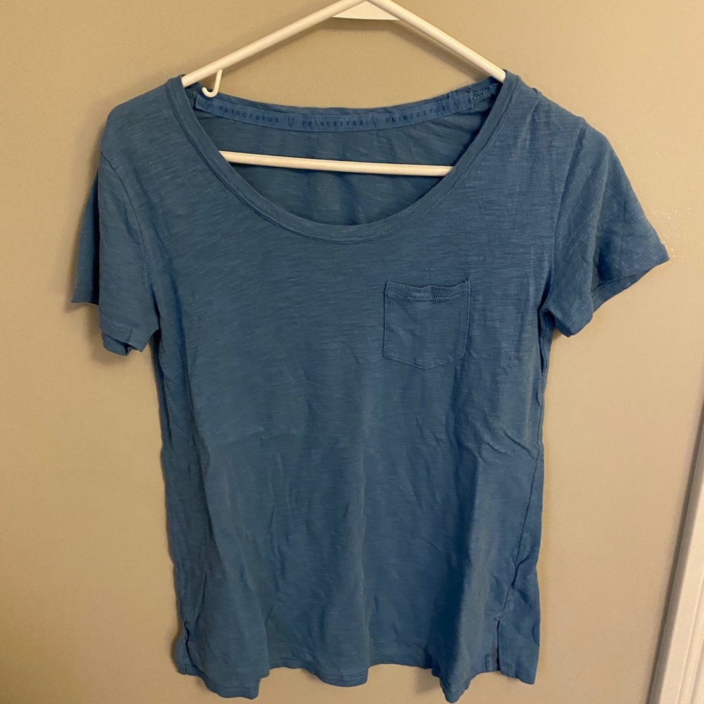 Aeropostale light blue pocketed tee